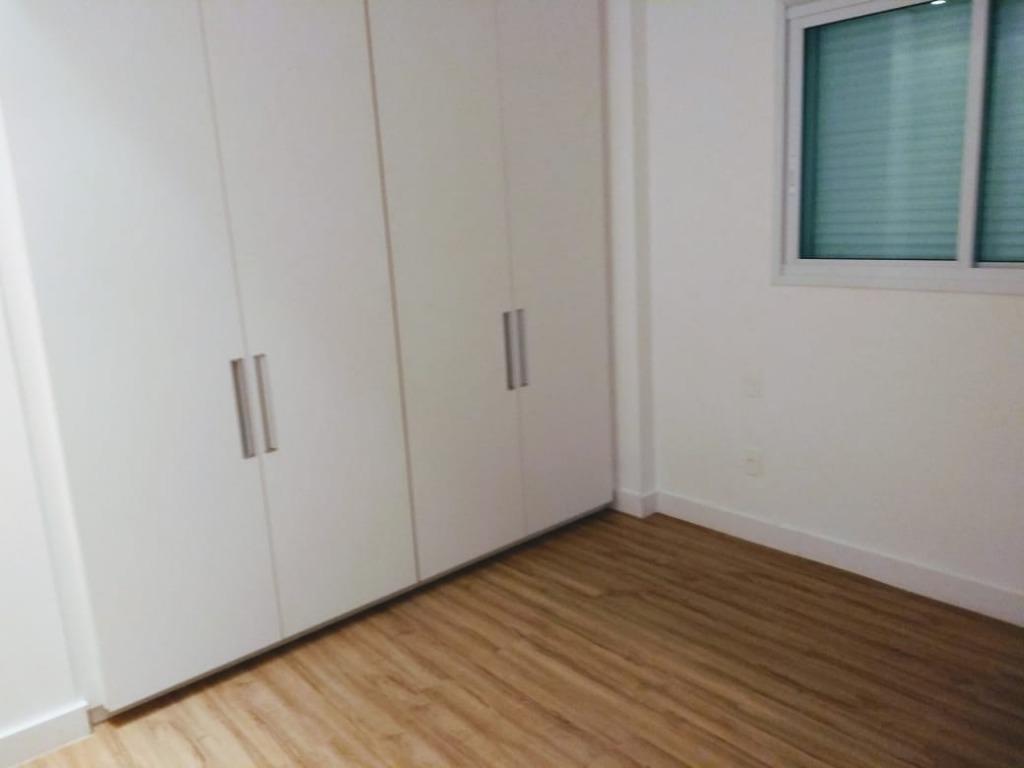 Apartamento à venda com 4 quartos, 175m² - Foto 13