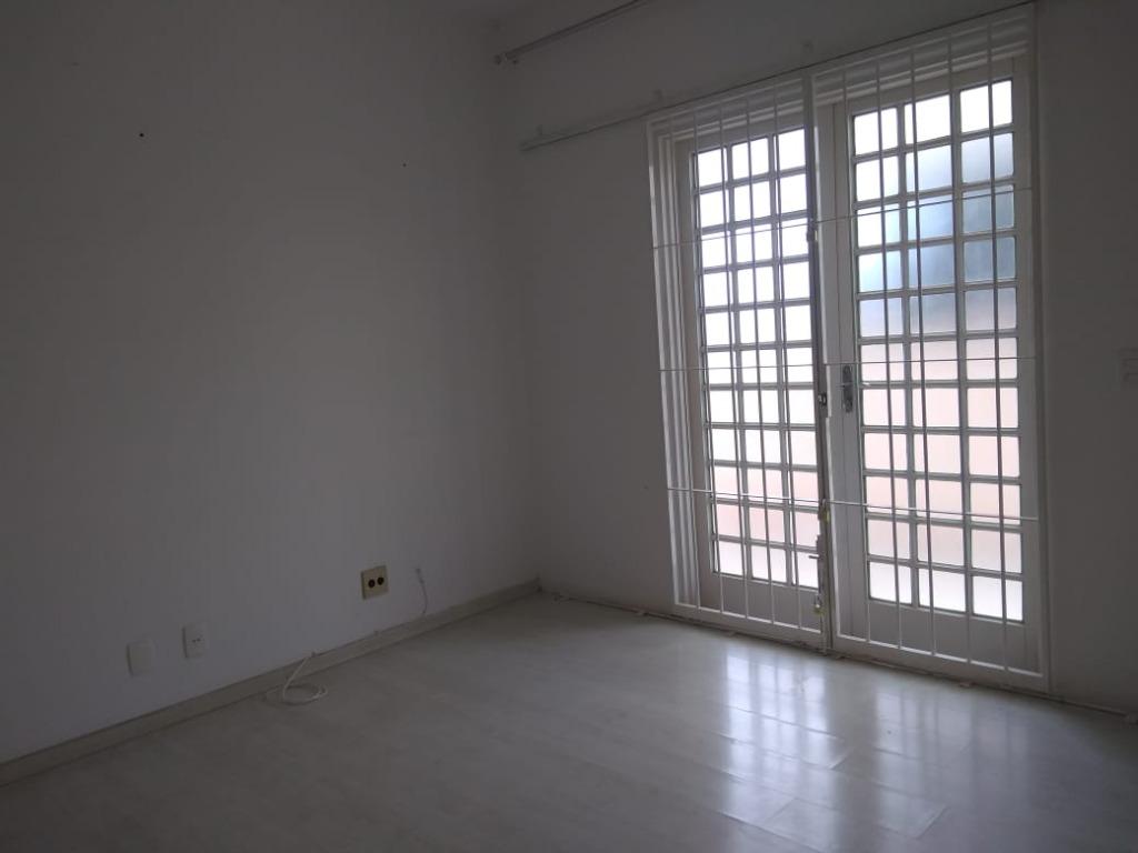 Apartamento à venda com 4 quartos, 140m² - Foto 1