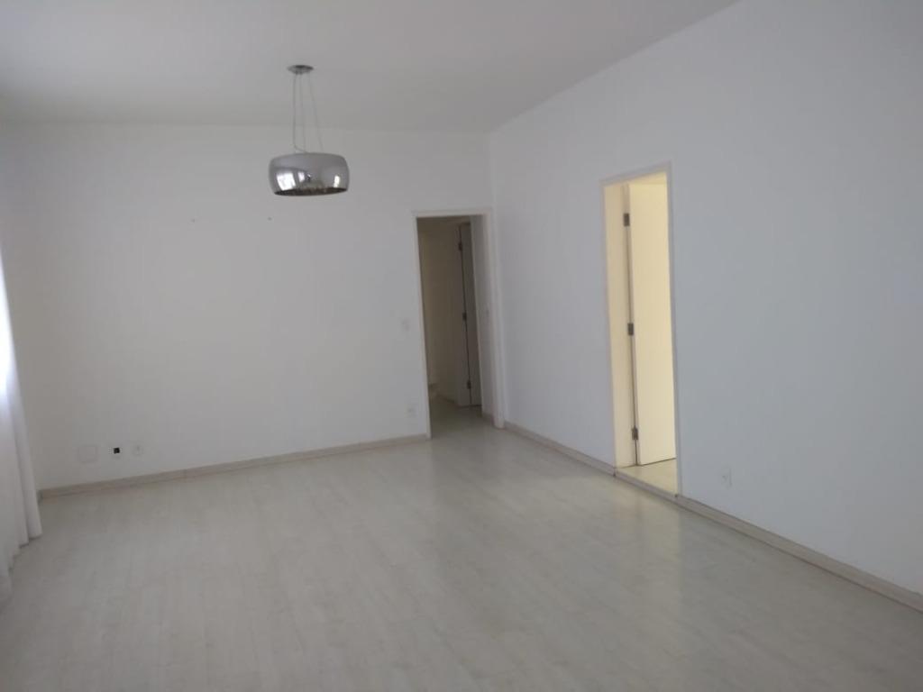 Apartamento à venda com 4 quartos, 140m² - Foto 4