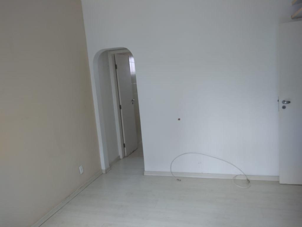 Apartamento à venda com 4 quartos, 140m² - Foto 7