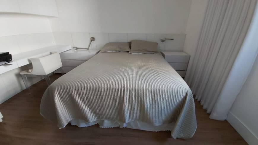 Apartamento à venda com 3 quartos, 160m² - Foto 17