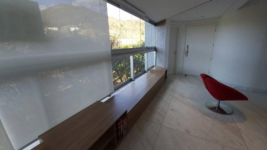 Apartamento à venda com 3 quartos, 160m² - Foto 8