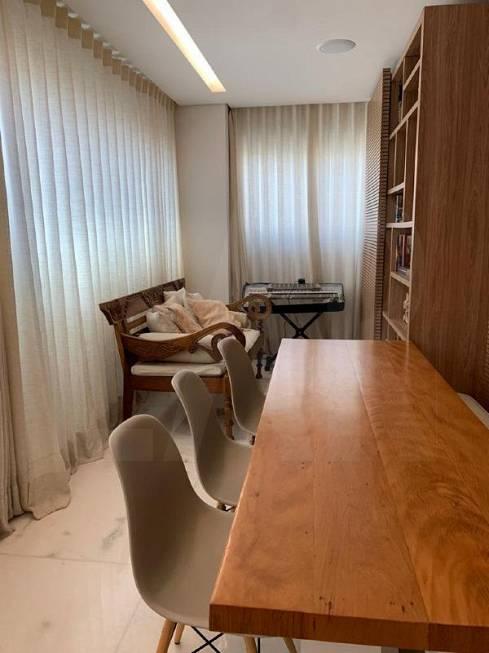 Apartamento à venda com 4 quartos, 167m² - Foto 4