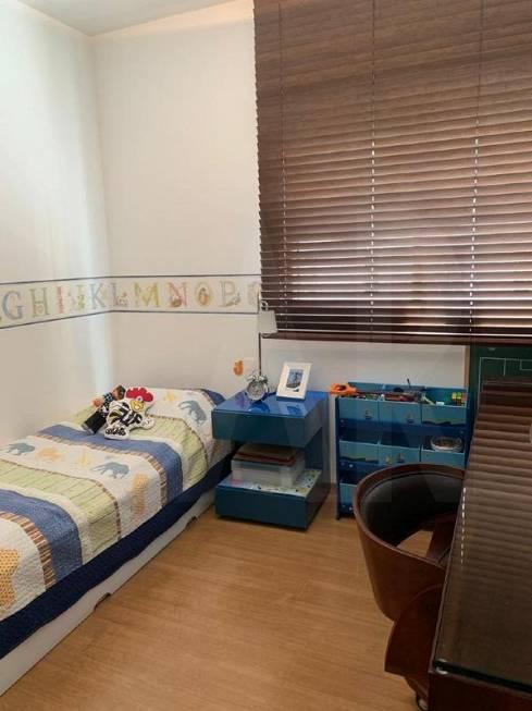 Apartamento à venda com 4 quartos, 167m² - Foto 9