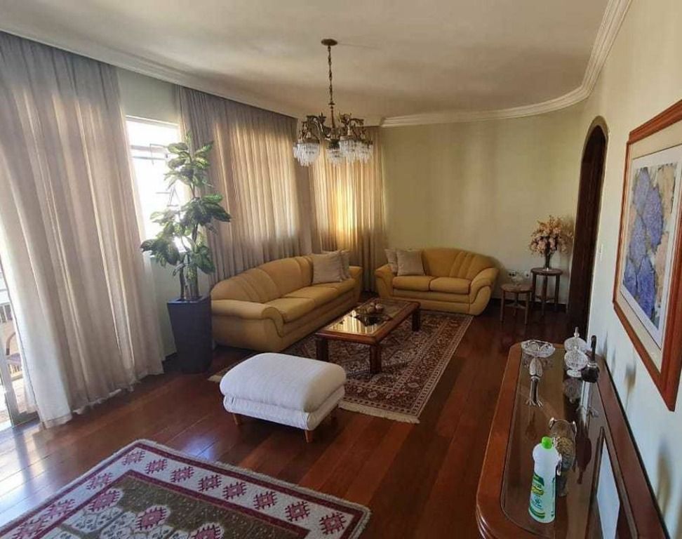 Apartamento à venda com 4 quartos, 150m² - Foto 1