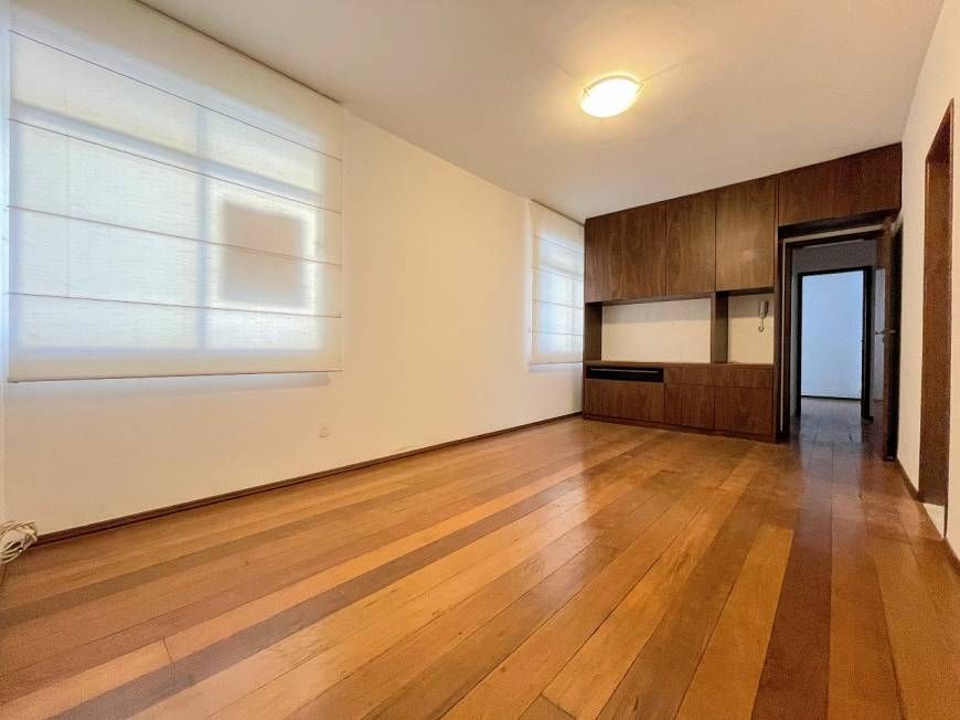 Apartamento à venda com 3 quartos, 110m² - Foto 2