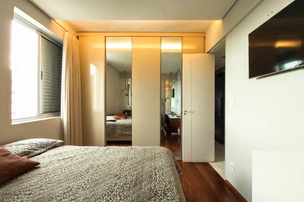 Apartamento à venda com 4 quartos, 140m² - Foto 7