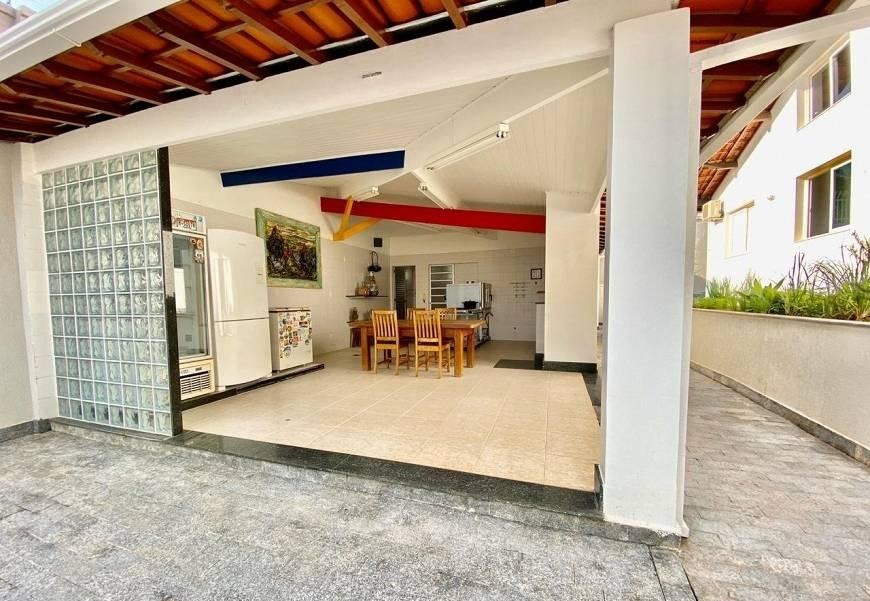 Casa à venda com 5 quartos, 1300m² - Foto 15