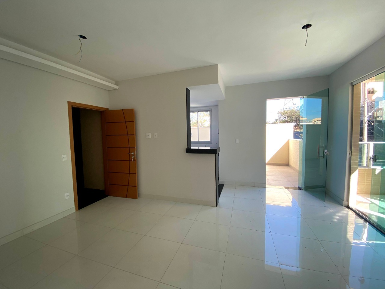 Apartamento à venda com 2 quartos, 112m² - Foto 2