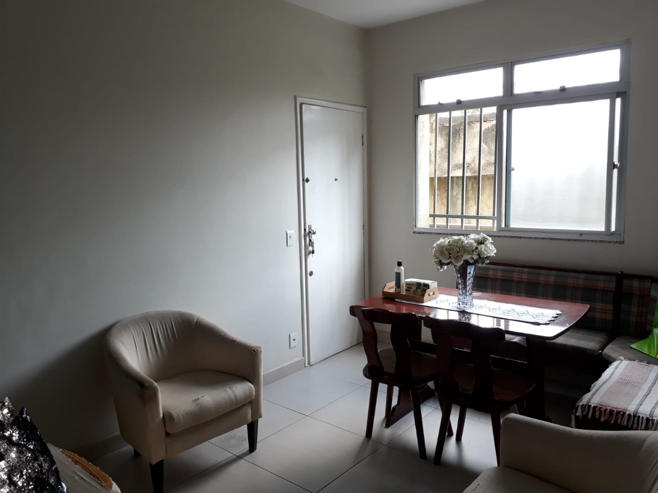 Apartamento à venda com 2 quartos, 70m² - Foto 4