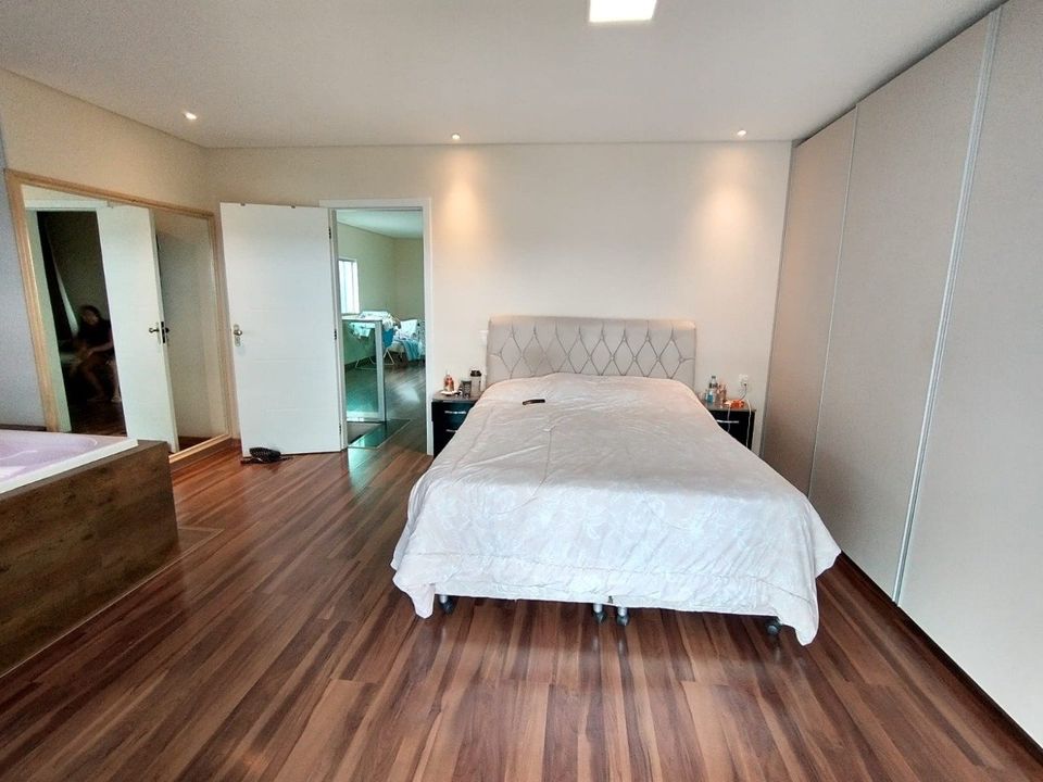 Casa à venda com 4 quartos, 200m² - Foto 12