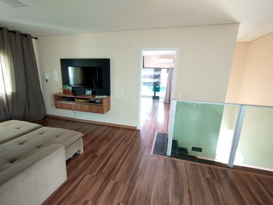 Casa à venda com 4 quartos, 200m² - Foto 1