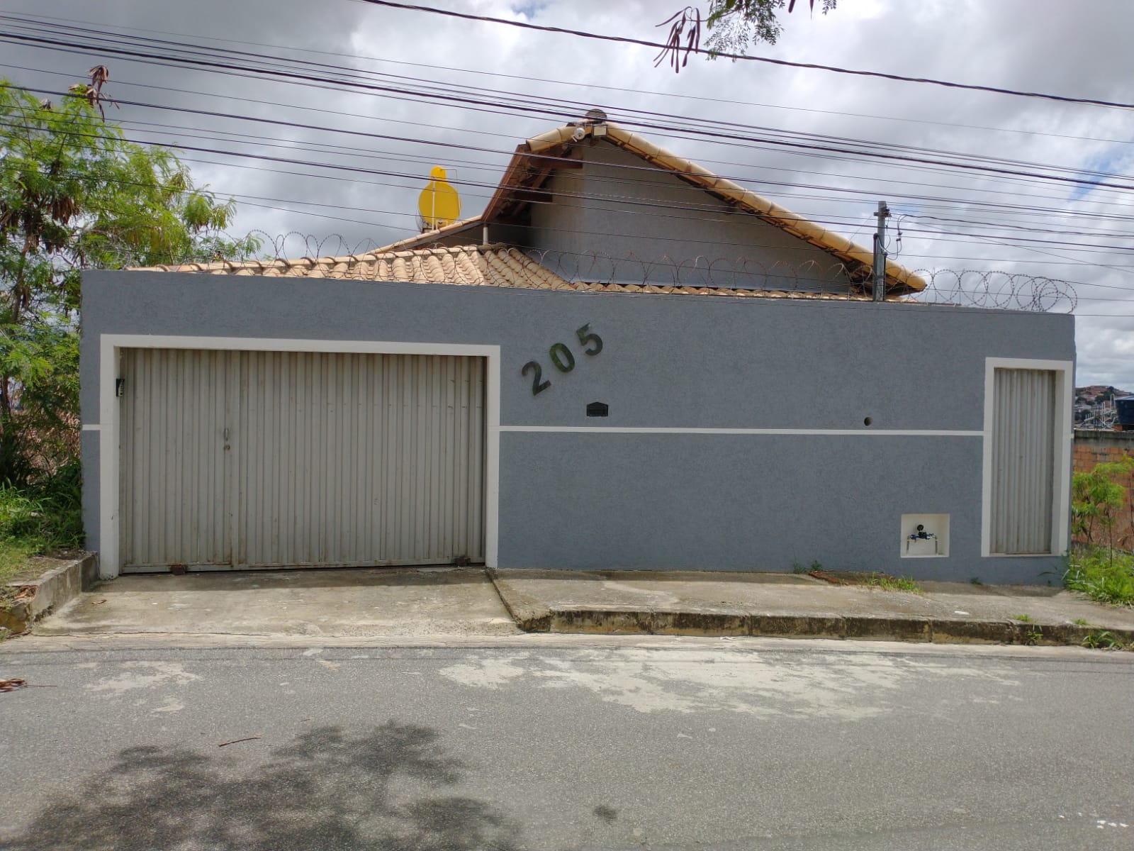 Casa à venda com 4 quartos, 200m² - Foto 2