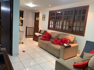 Casa à venda com 4 quartos, 240m² - Foto 3