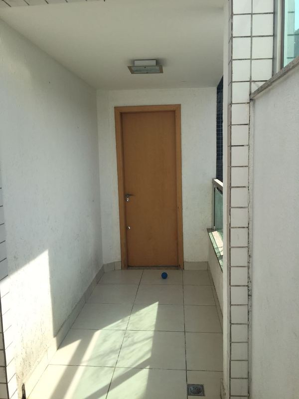 Apartamento à venda com 3 quartos, 180m² - Foto 4