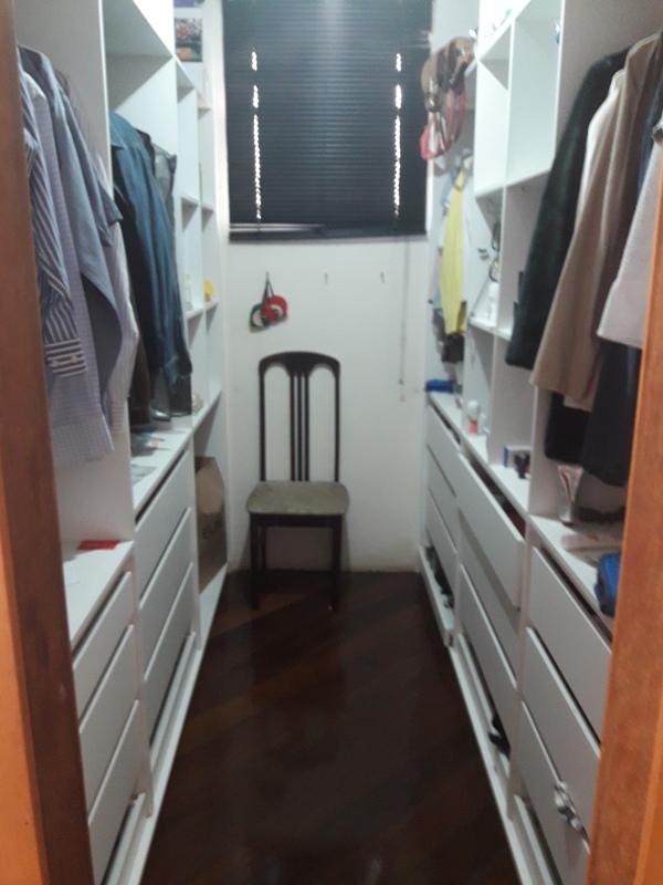 Apartamento à venda com 3 quartos, 211m² - Foto 4