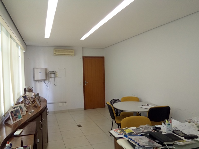 Conjunto Comercial-Sala à venda com 1 quarto, 30m² - Foto 2