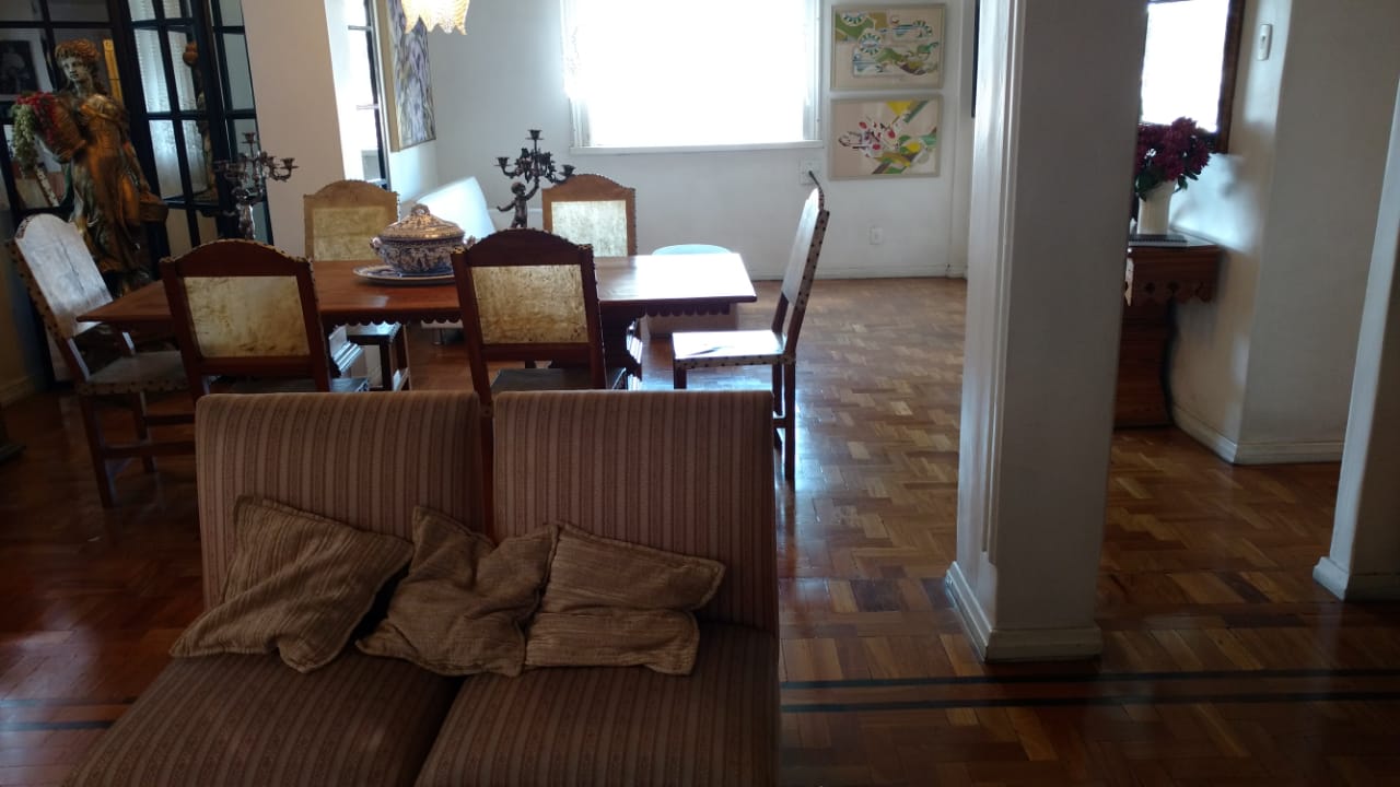 Apartamento à venda com 3 quartos, 222m² - Foto 2