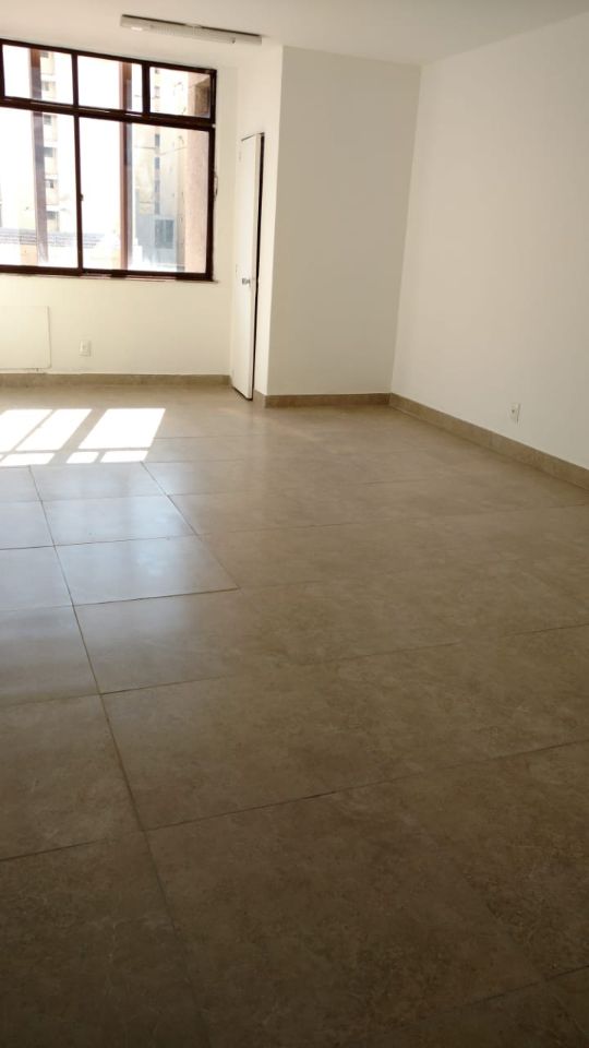 Conjunto Comercial-Sala à venda com 1 quarto, 39m² - Foto 2