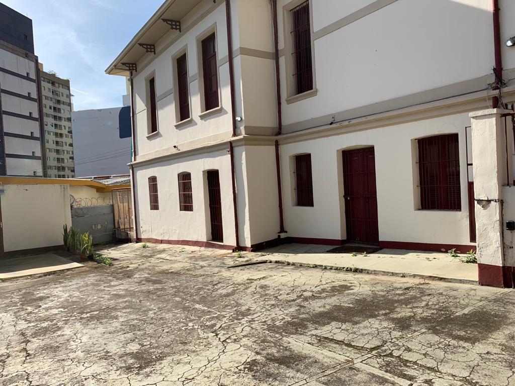 Casa à venda com 5 quartos, 330m² - Foto 14