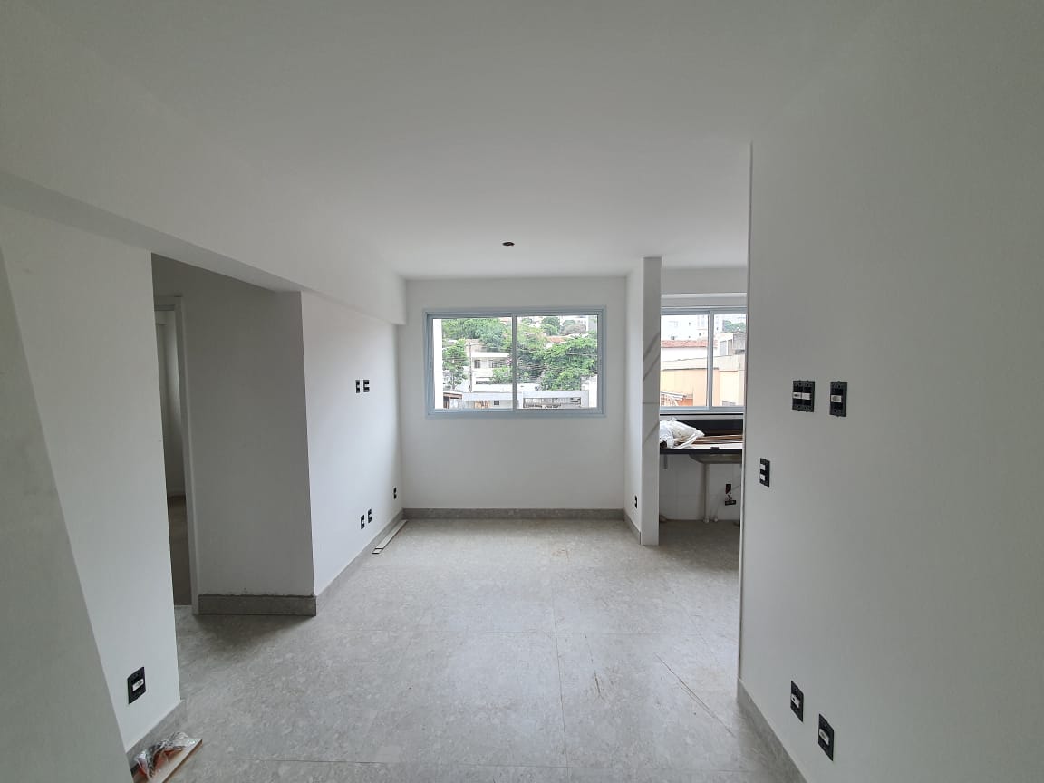 Apartamento à venda com 3 quartos, 85m² - Foto 2