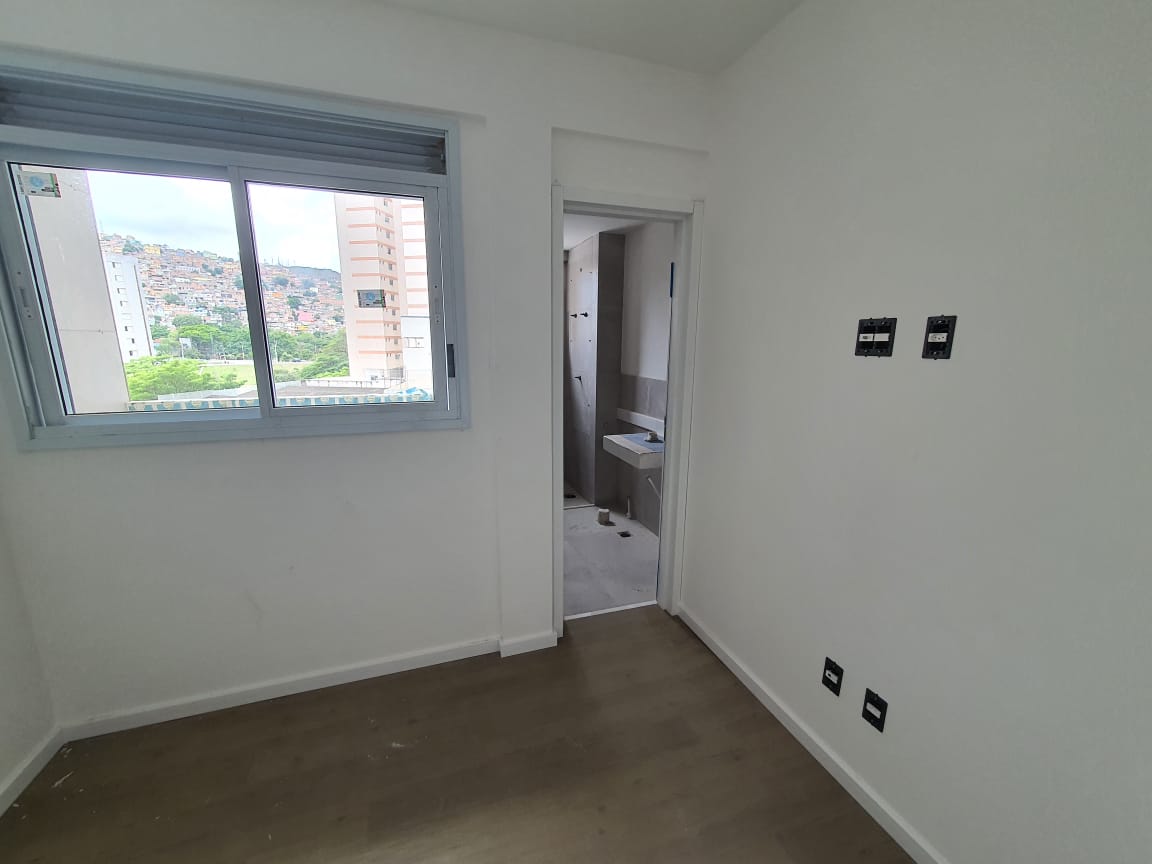 Apartamento à venda com 3 quartos, 85m² - Foto 1