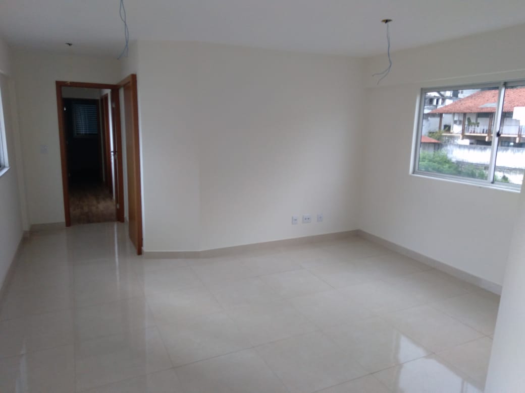 Apartamento à venda com 2 quartos, 65m² - Foto 2