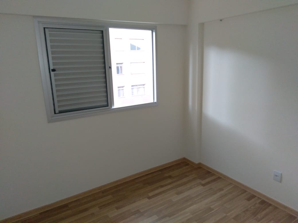 Apartamento à venda com 2 quartos, 65m² - Foto 4