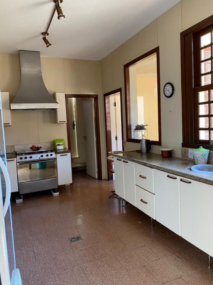 Casa à venda com 6 quartos, 1170m² - Foto 15