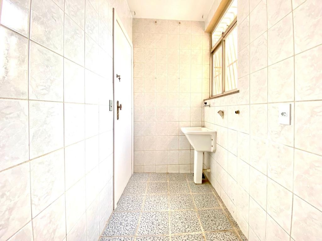 Apartamento à venda com 2 quartos, 64m² - Foto 11