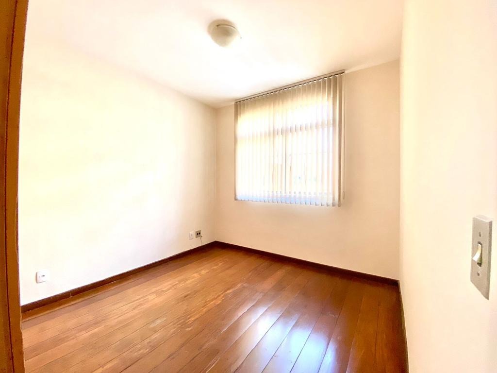 Apartamento à venda com 2 quartos, 64m² - Foto 4