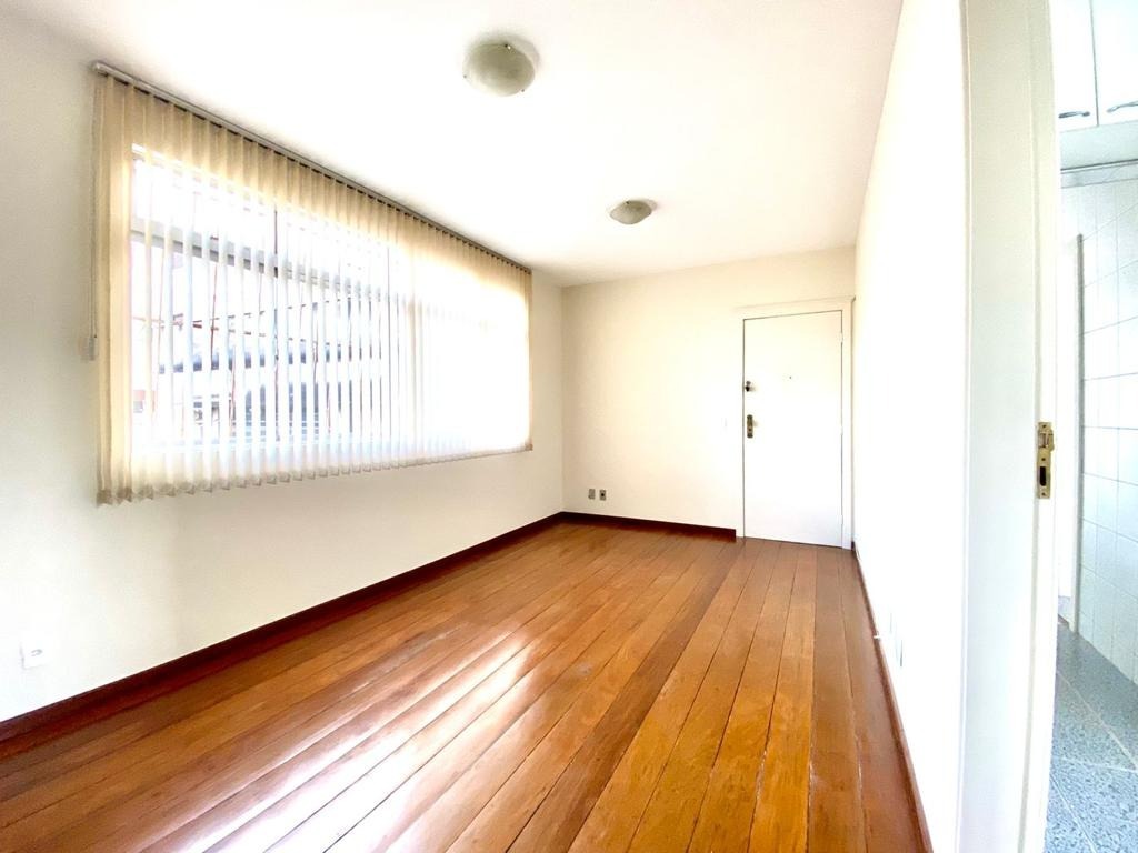 Apartamento à venda com 2 quartos, 64m² - Foto 2