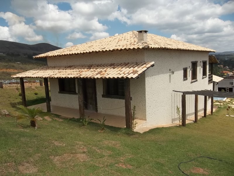 Casa de Condomínio à venda com 3 quartos, 230m² - Foto 1