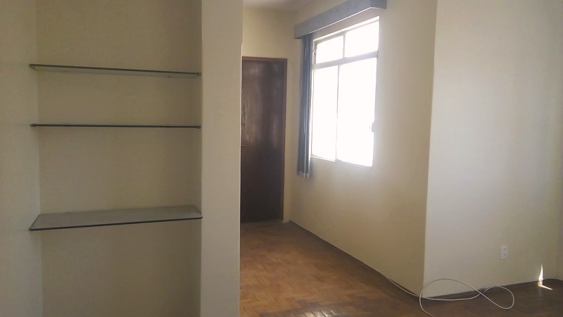 Apartamento à venda com 2 quartos, 80m² - Foto 3