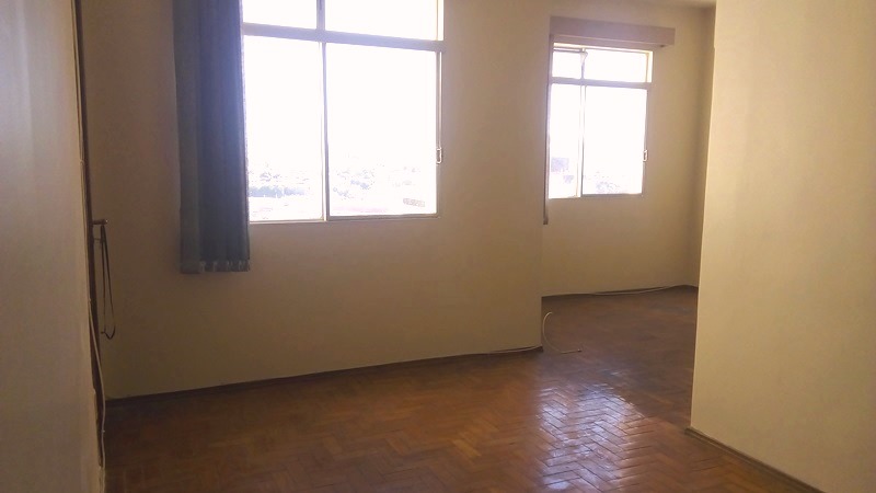 Apartamento à venda com 2 quartos, 80m² - Foto 2