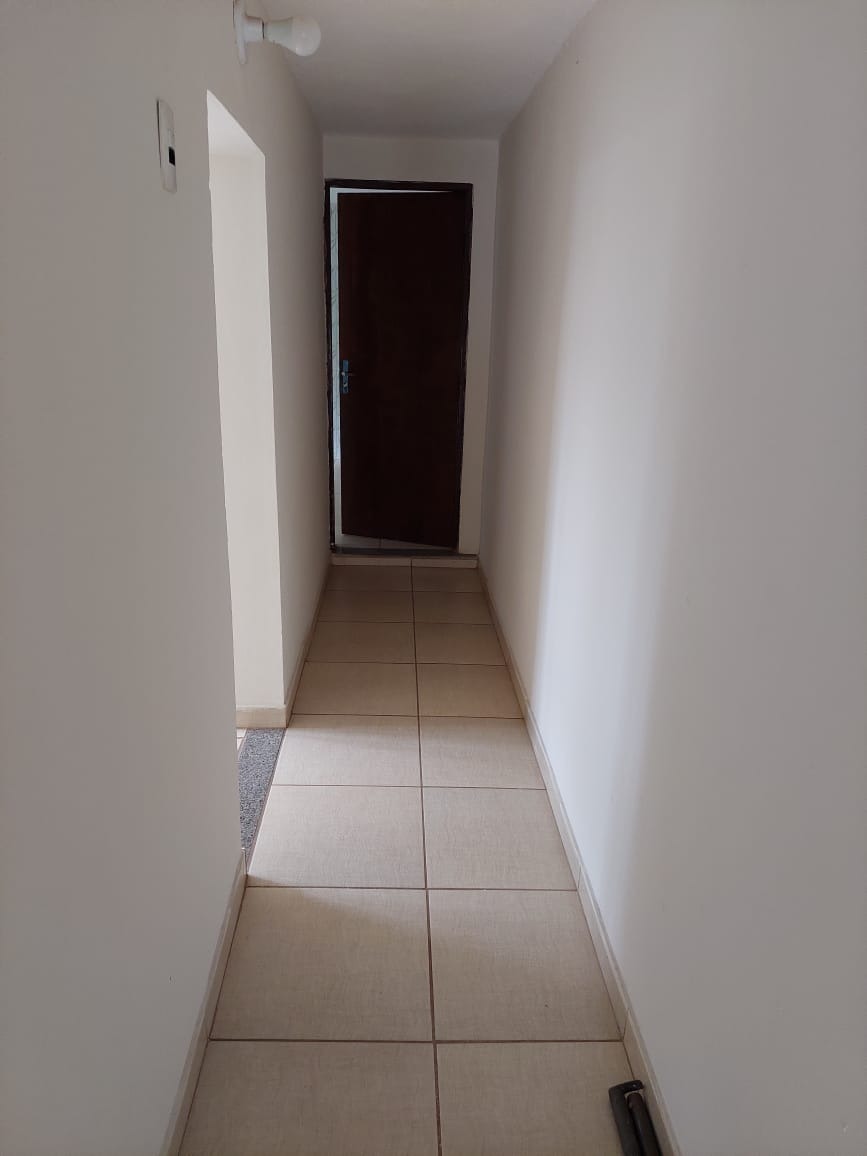 Casa à venda com 4 quartos, 180m² - Foto 4