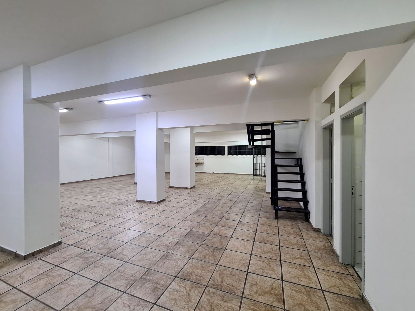 Loja-Salão para alugar com 1 quarto, 380m² - Foto 5