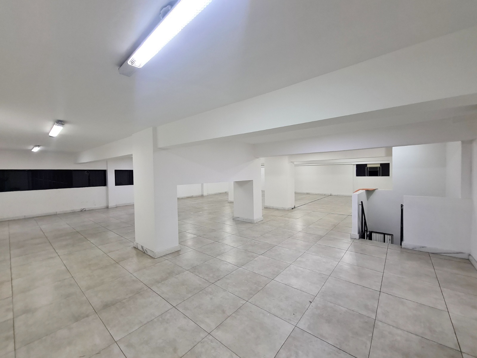 Loja-Salão para alugar com 1 quarto, 380m² - Foto 9