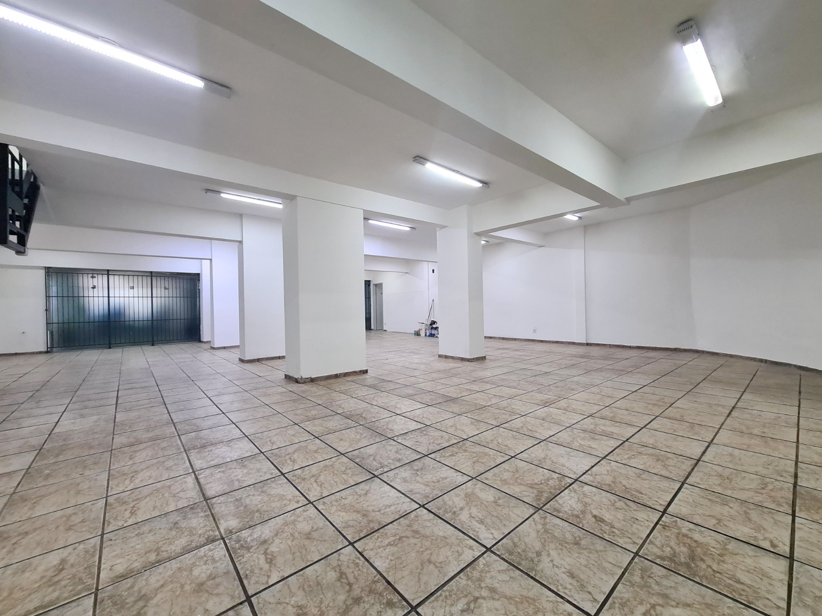 Loja-Salão para alugar com 1 quarto, 380m² - Foto 2