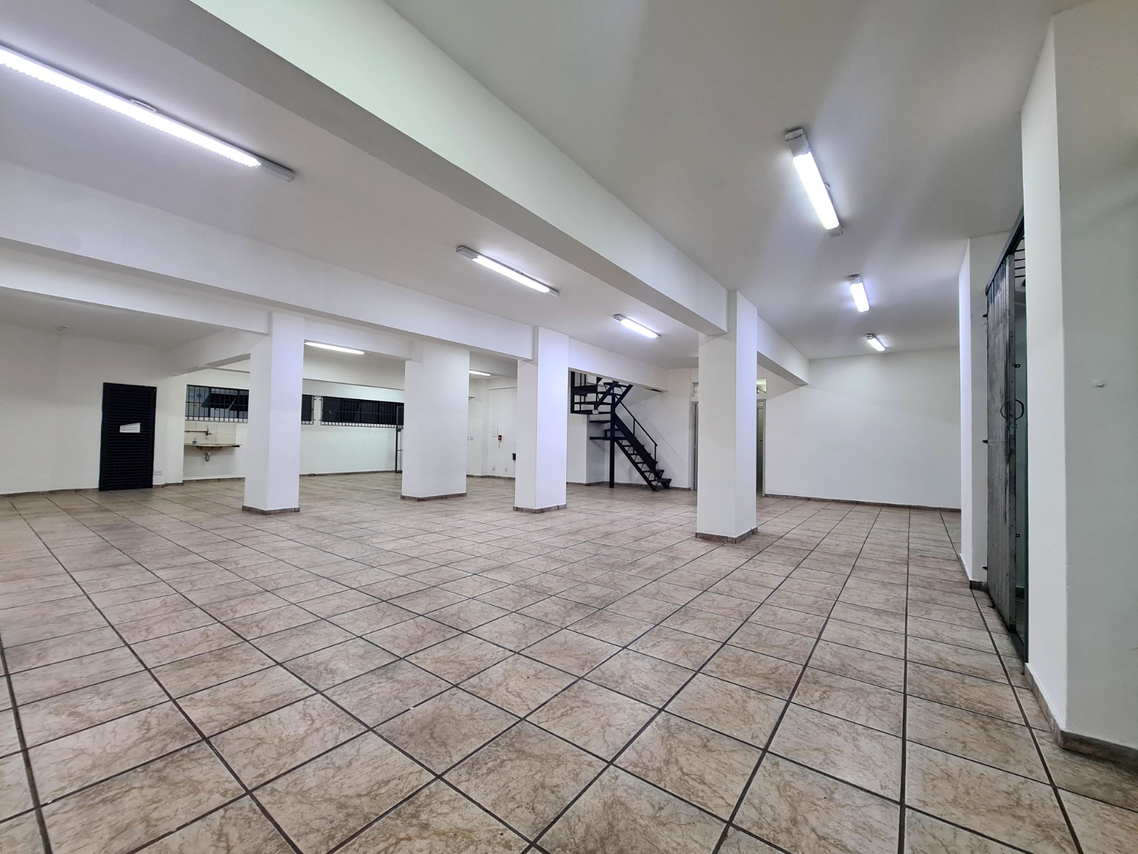 Loja-Salão para alugar com 1 quarto, 380m² - Foto 3