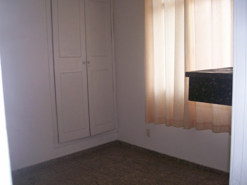 Apartamento à venda com 3 quartos, 80m² - Foto 2