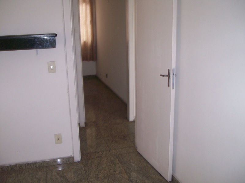 Apartamento à venda com 3 quartos, 80m² - Foto 4