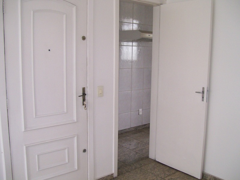 Apartamento à venda com 3 quartos, 80m² - Foto 9