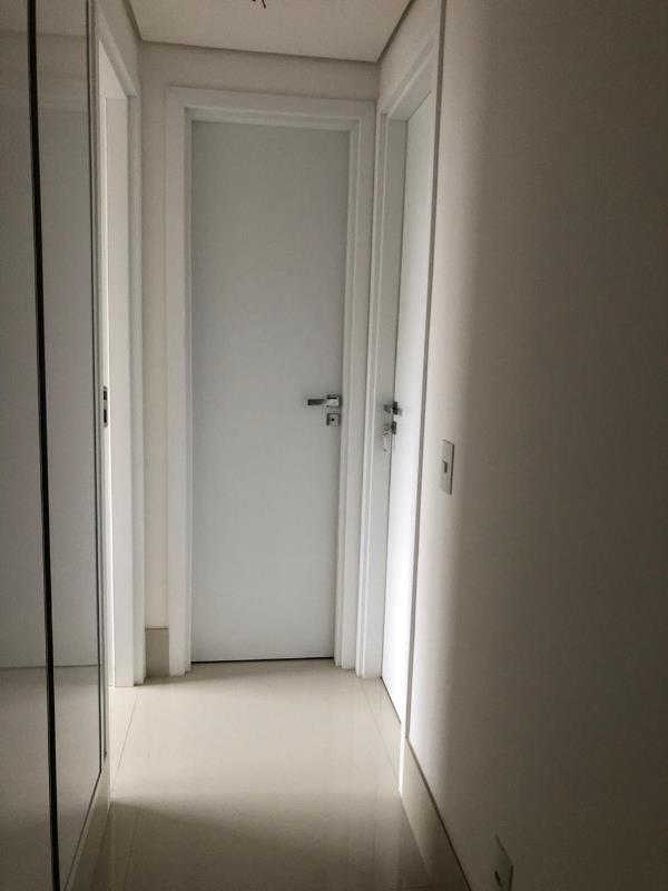 Apartamento à venda com 4 quartos, 287m² - Foto 3