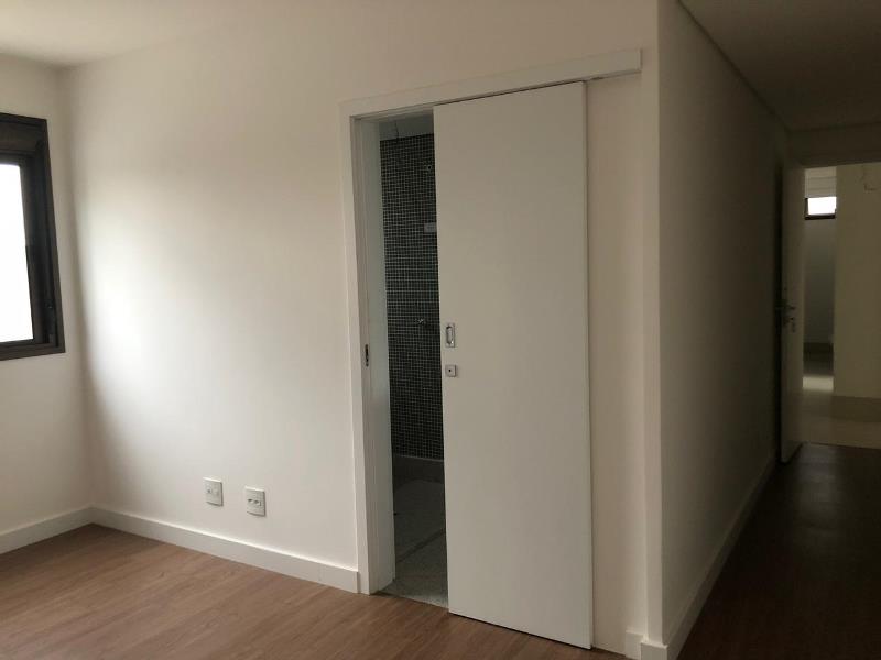 Apartamento à venda com 4 quartos, 287m² - Foto 4