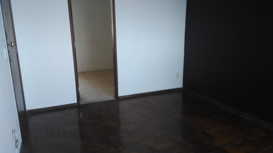 Apartamento à venda com 3 quartos, 95m² - Foto 2