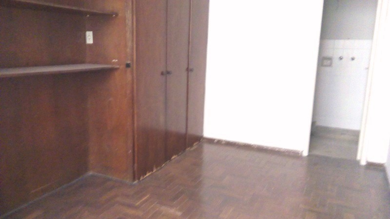 Apartamento à venda com 1 quarto, 55m² - Foto 2