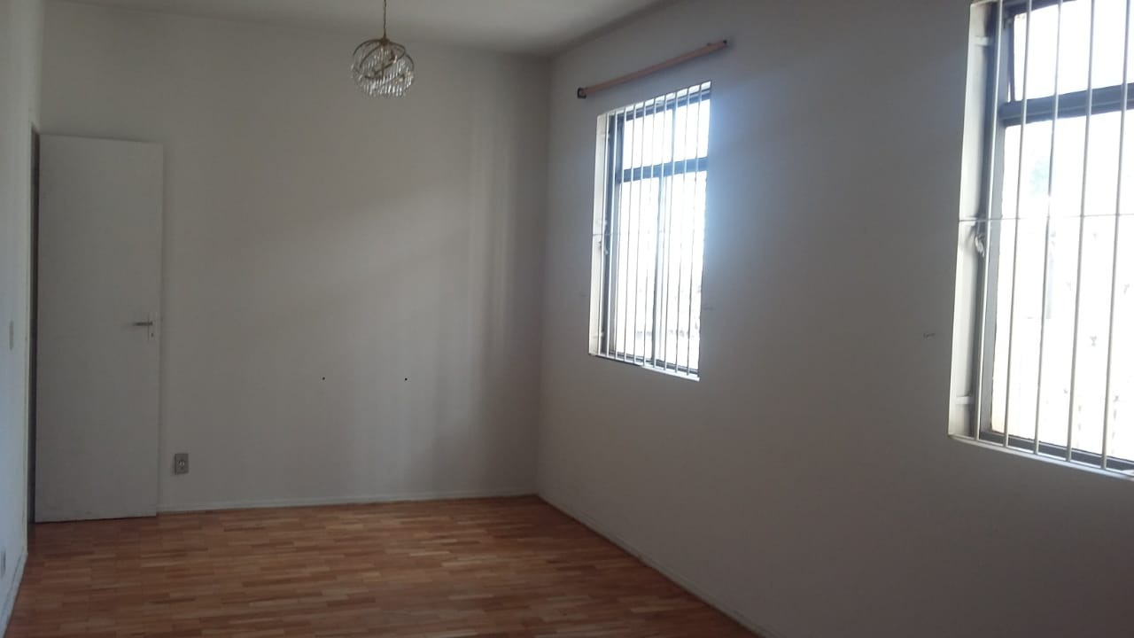 Apartamento à venda com 3 quartos, 90m² - Foto 3