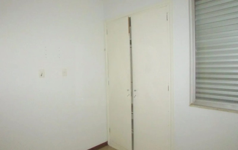 Apartamento à venda com 3 quartos, 95m² - Foto 2