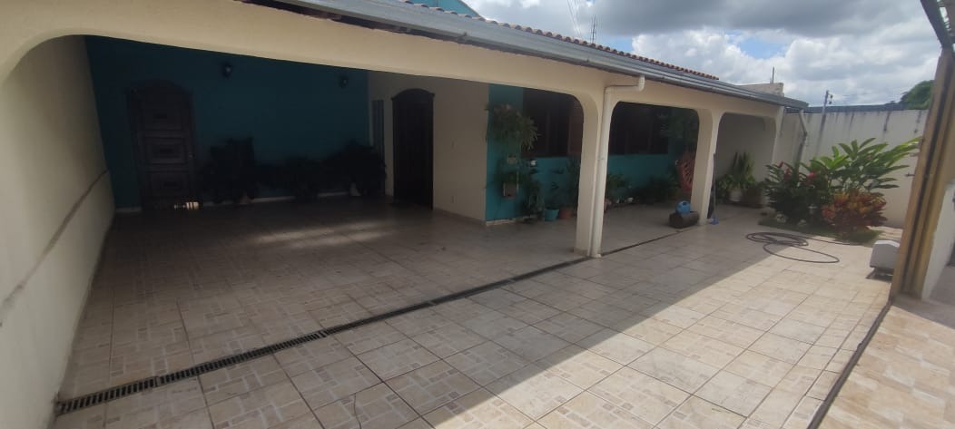 Casa à venda com 4 quartos, 200m² - Foto 1